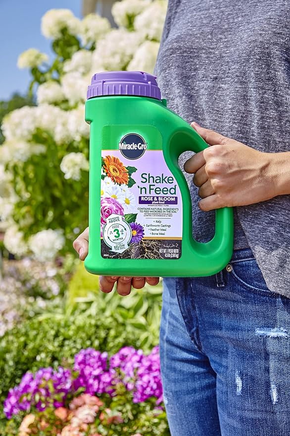 Miracle-Gro Shake 'N Feed Rose & Bloom Plant Food, Plant Fertilizer, 4.5 lbs. (6-Pack)