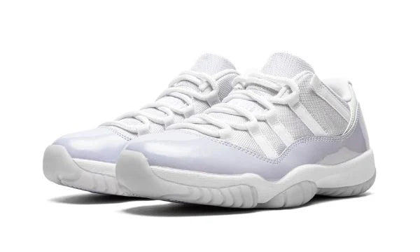 Air Jordan 11 Low Violet (W)